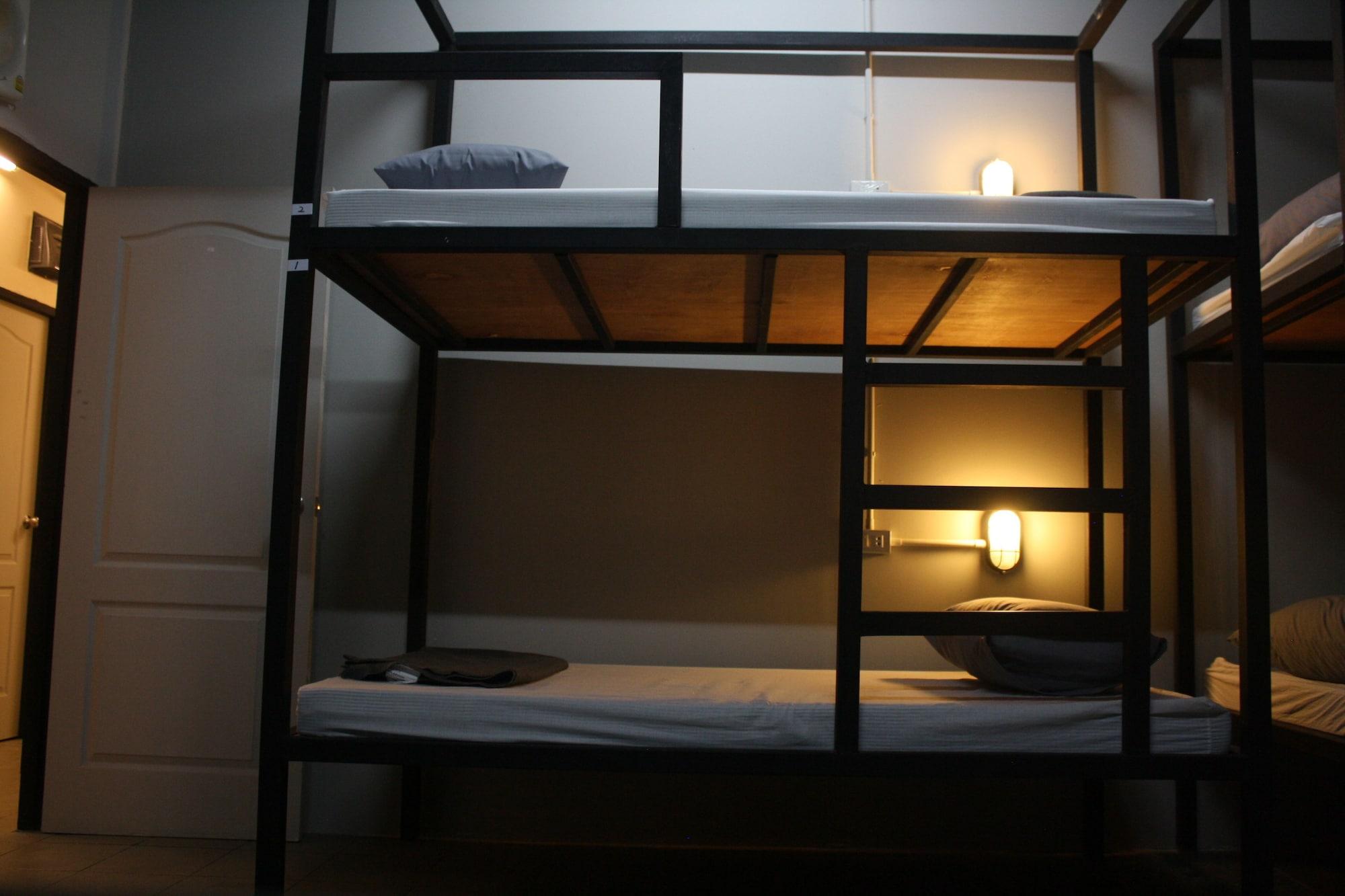 The Mixx Hostel Bangkok Esterno foto